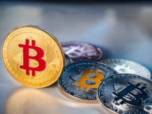 Слабый юань может привести к усилению биткоина