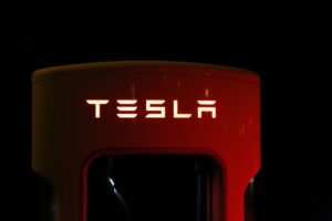 Tesla рассчитывает начать принимать биткоины к оплате